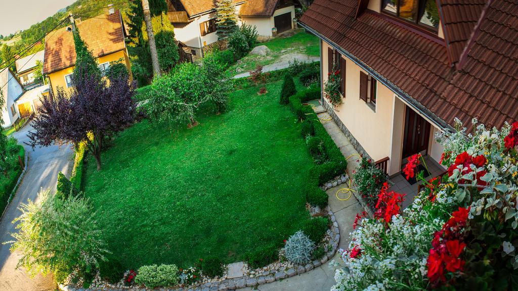 Apartments And Rooms Stefanac Slunj Esterno foto